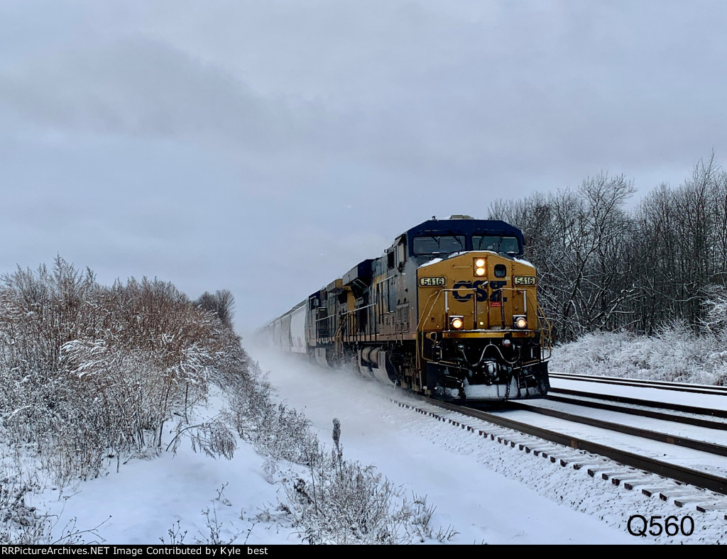 CSX 5416 on Q560